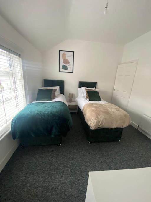 3-Bed Home From Home, Sleeps 6, Great For Contractors, Close To Gulliver'S Valley Theme Park, Free Parking, Hot Tub, Couple Retreat เชฟฟิลด์ ภายนอก รูปภาพ